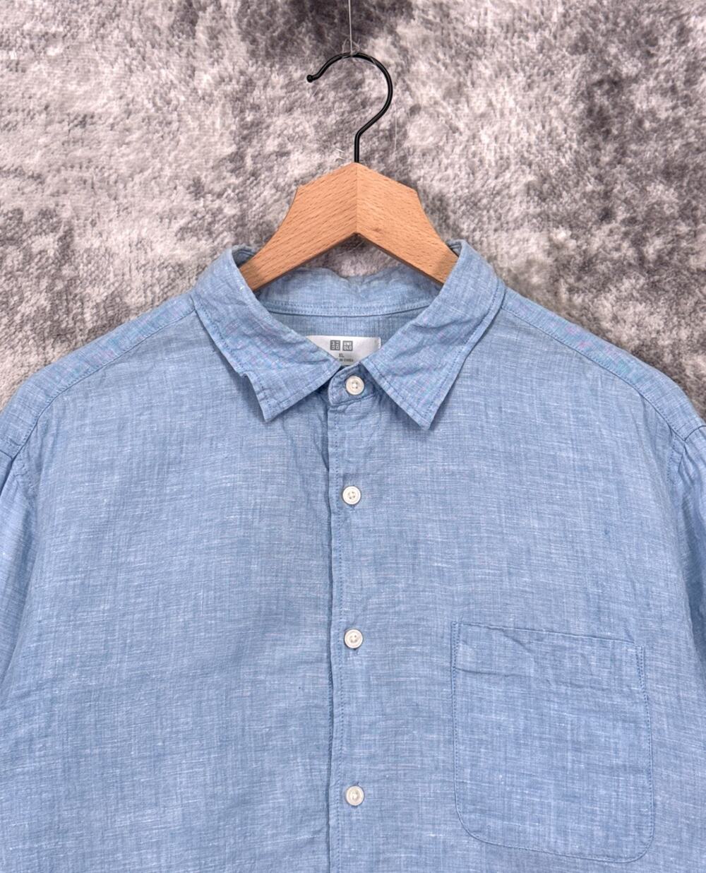 Uniqlo 100% Linen Shirt XL Mens Chambray Blue Button Down Long Sleeve